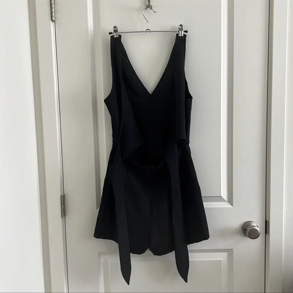 Aritzia Wilfred Ecoulement Romper - Black (6, 8) - Picture 7 of 10